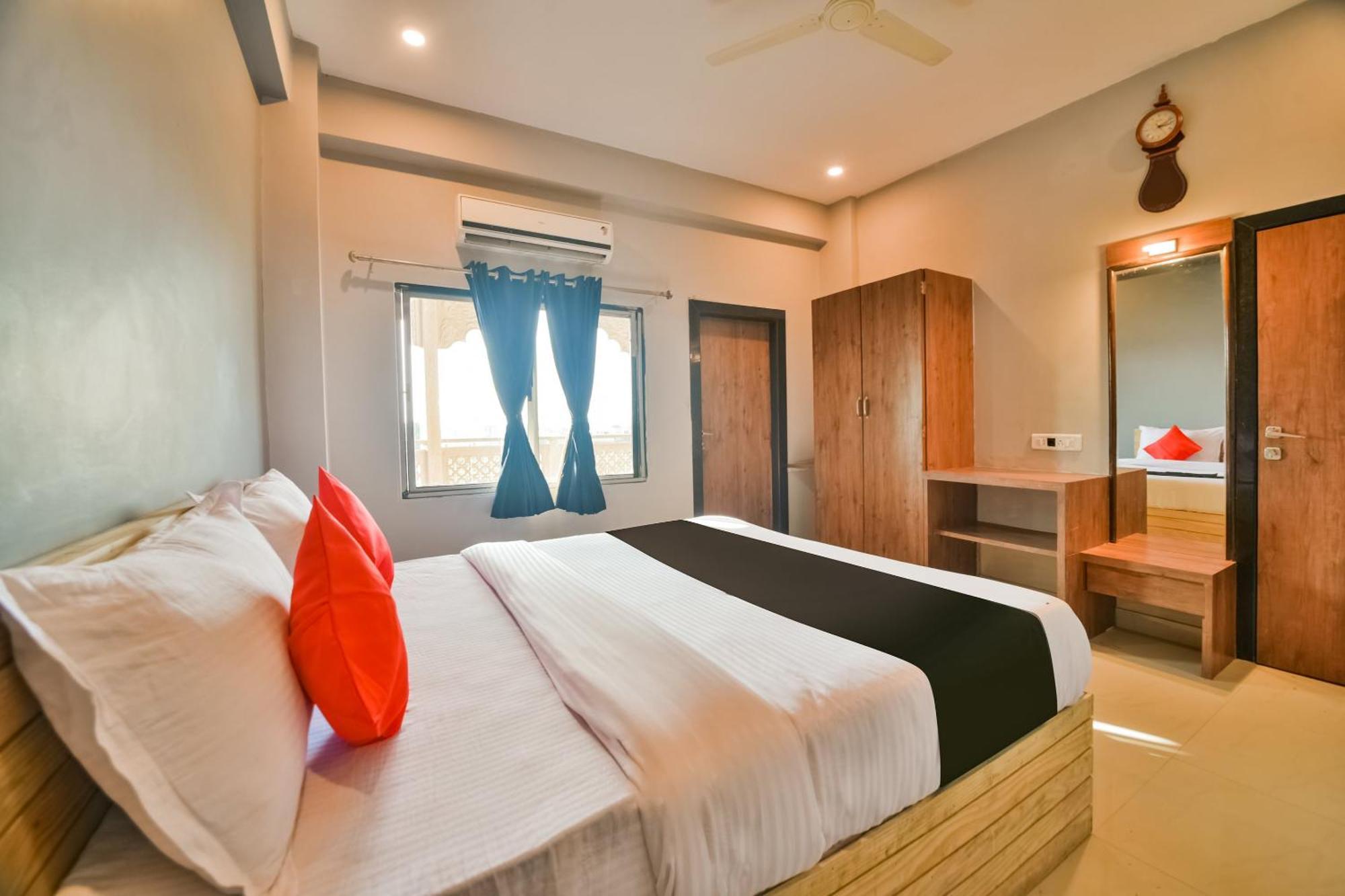 Capital O Amit Palace Bhilwara Экстерьер фото