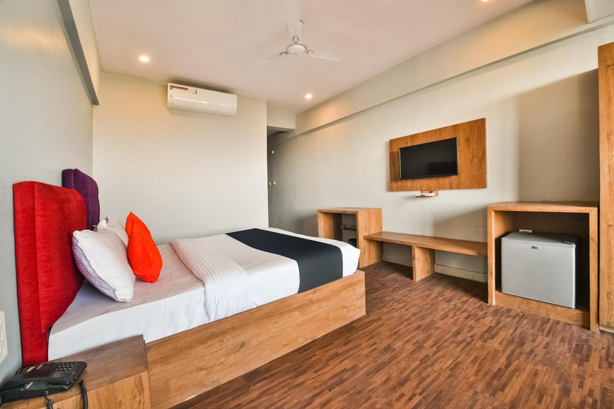 Capital O Amit Palace Bhilwara Экстерьер фото