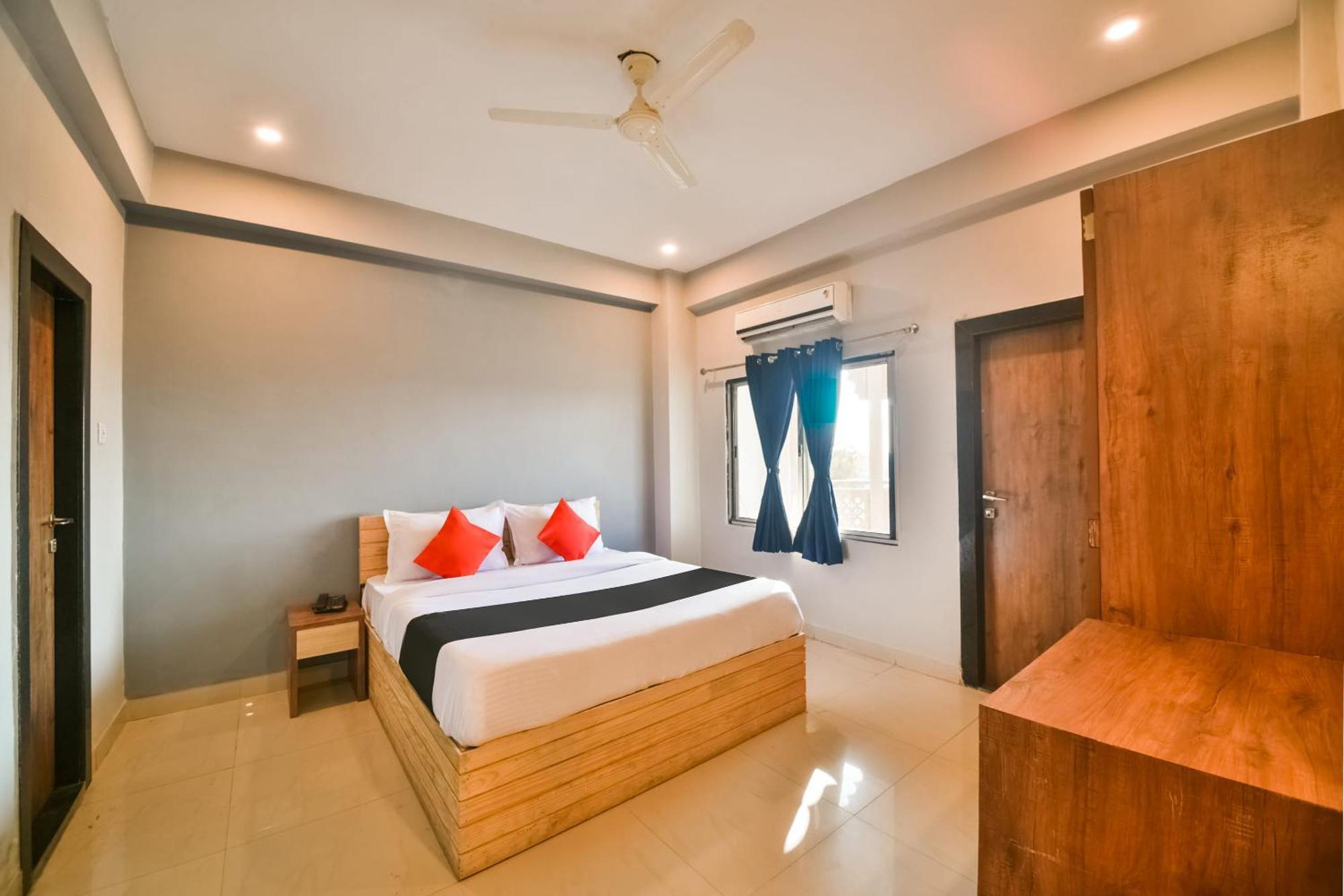 Capital O Amit Palace Bhilwara Экстерьер фото