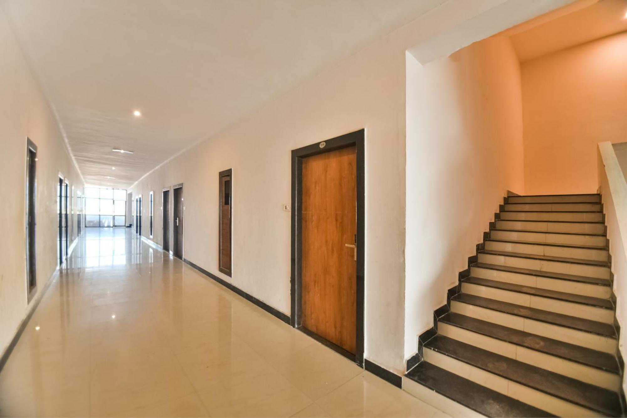 Capital O Amit Palace Bhilwara Экстерьер фото